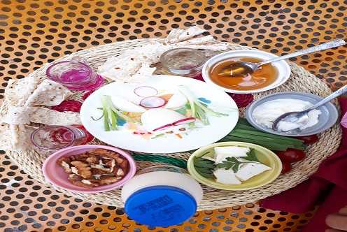 دبستان دخترانه آیین زندگی صبحانه سلامت