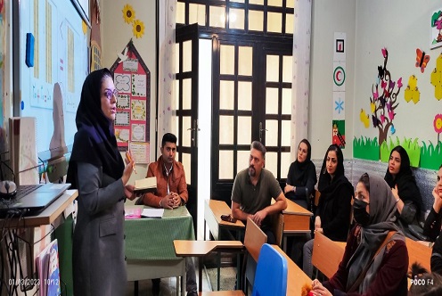 کارگاه آموزشی و توزیع کارنامه